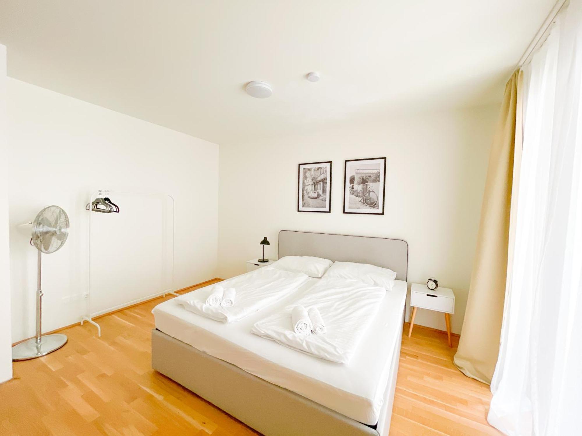Whats-App Self-Check-In - 1Br Apartment, Near Airport,15 Min To Center Wien Phòng bức ảnh